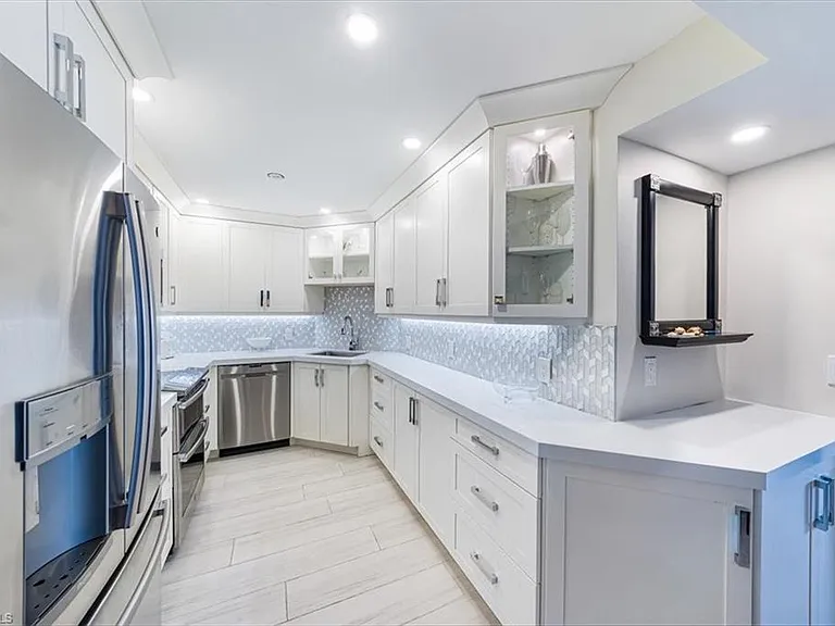 4005 Gulf Shore Blvd N #1104 — Photo 4