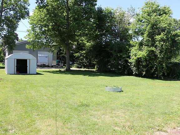 2nd image of 704 W Sugar St