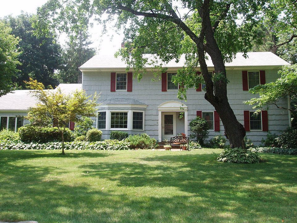 1st image of 6 Linda Ln