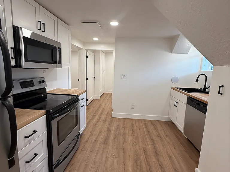 1318 E Emerson Ave — Photo 7