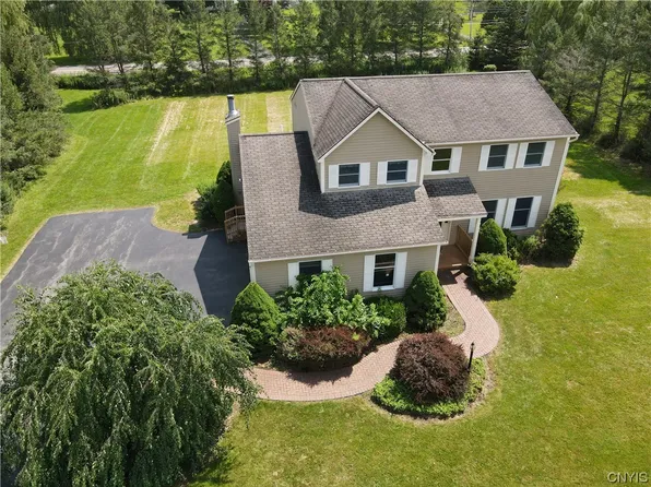 4328 Trout Lily Ln, Manlius, NY 13104