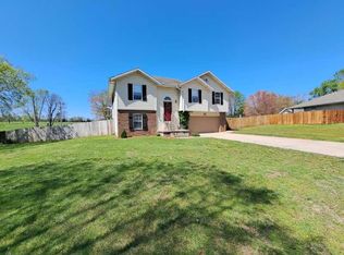 1531 N Pearson Dr, Springfield, MO 65802