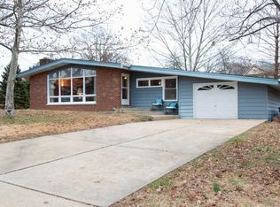 938 Latigos Trl, Saint Louis, MO 63131