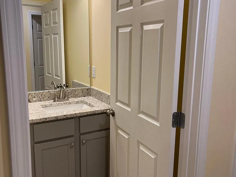 3625 Lester St — Photo 3