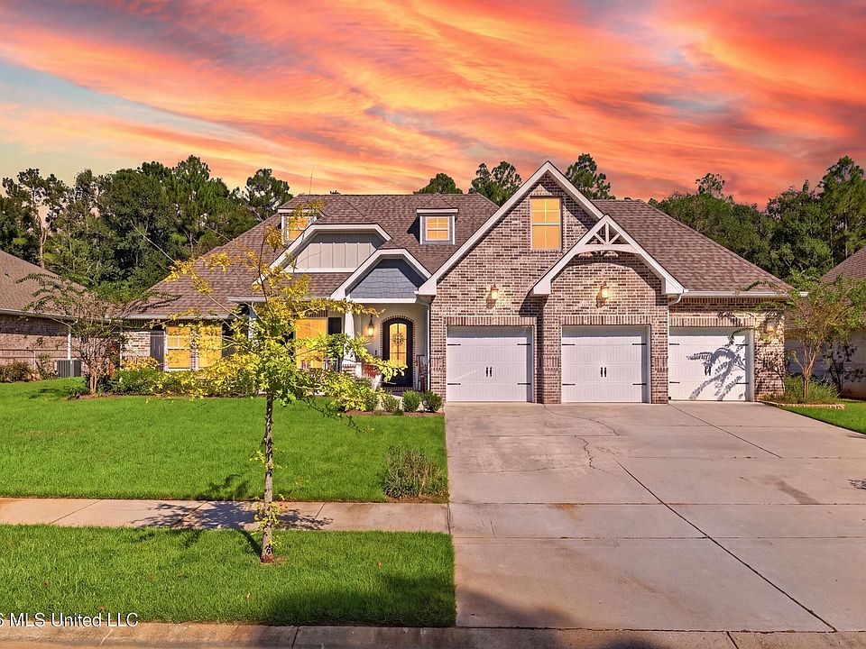 1st image of 13462 Forest Ridge Dr