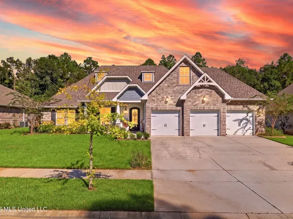 13462 Forest Ridge Dr, Gulfport, MS 39503