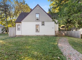 907 W Washington St, Champaign, IL 61821