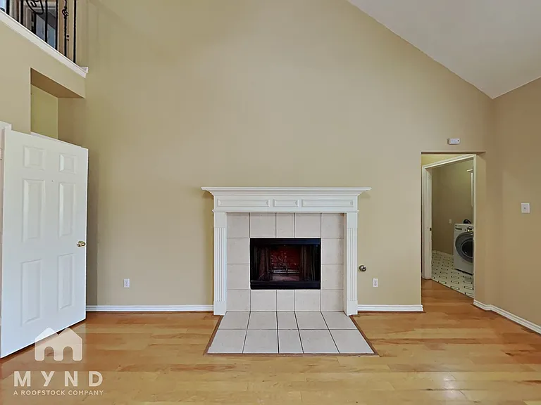 102 Elm Fork Dr — Photo 5