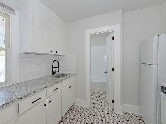 5th image of 930 11th St N #2