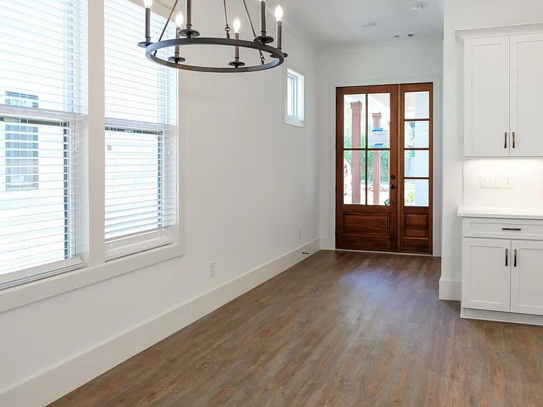2828 Valley Rd — Photo 10