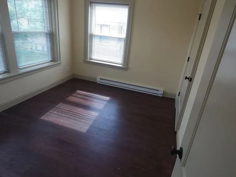 1416 E State St Apartments — Photo 15