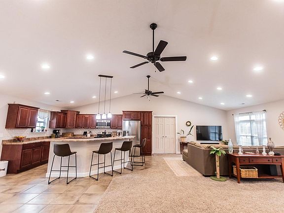 5th image of 9350 Leisure Ln