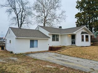 323 Rasch Ct, Ballwin, MO 63021