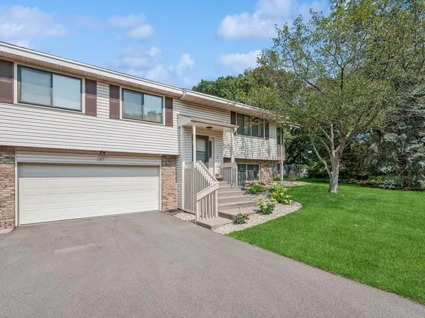 11817 Undercliff St NW, Coon Rapids, MN 55433