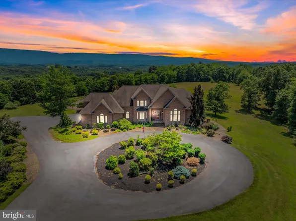 420 Lawyer Ln, Berkeley Springs, WV 25411