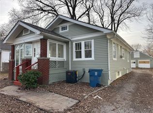 126 S Willow Ave, Sugar Creek, MO 64053