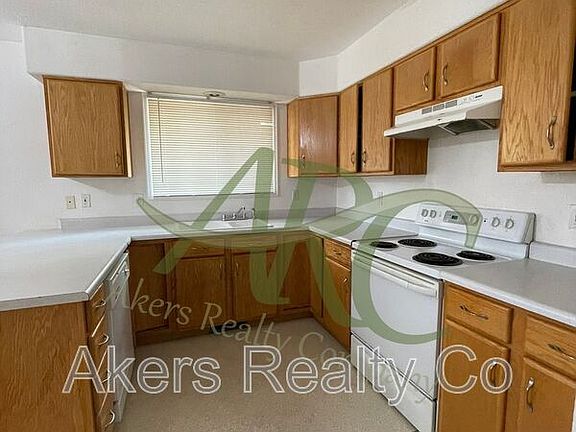 5th image of 2722 Poplar St APT A