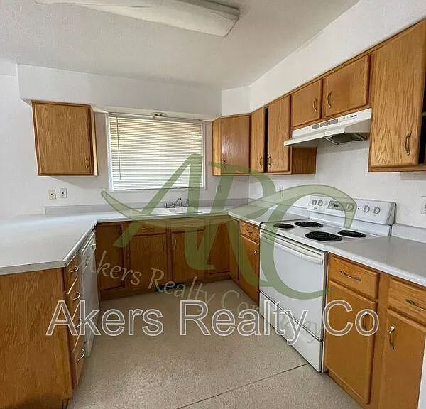 2722 Poplar St #A — Photo 5