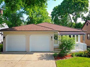 130 Hubbard Ct, Wauconda, IL
