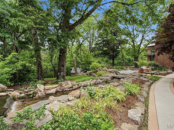 44th image of 10700 Starhill Dr