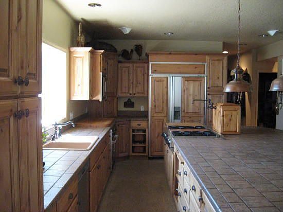 Gourmet Kitchen 
