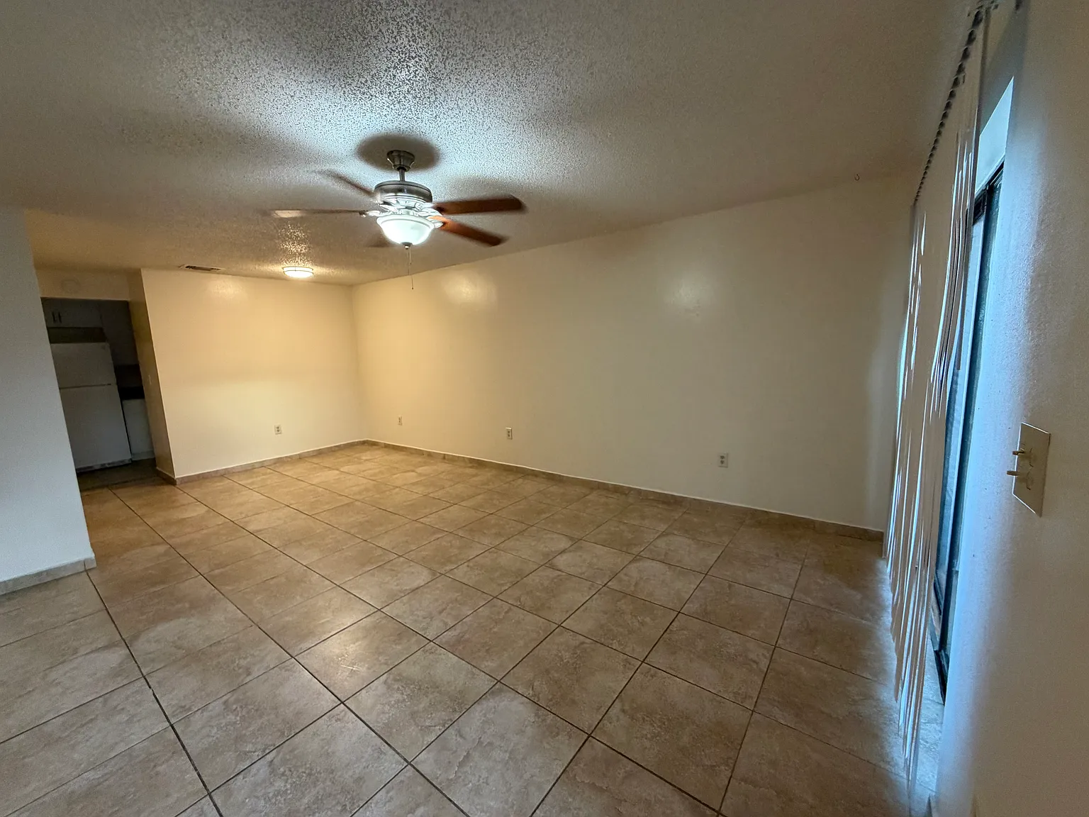 2 bed, 930 sqft, $1,600 — Photo 4