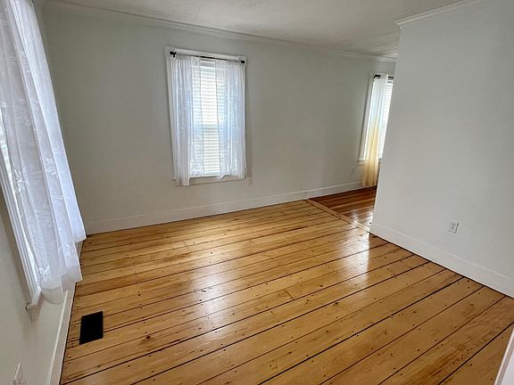 Nice living room space for sectional and TV