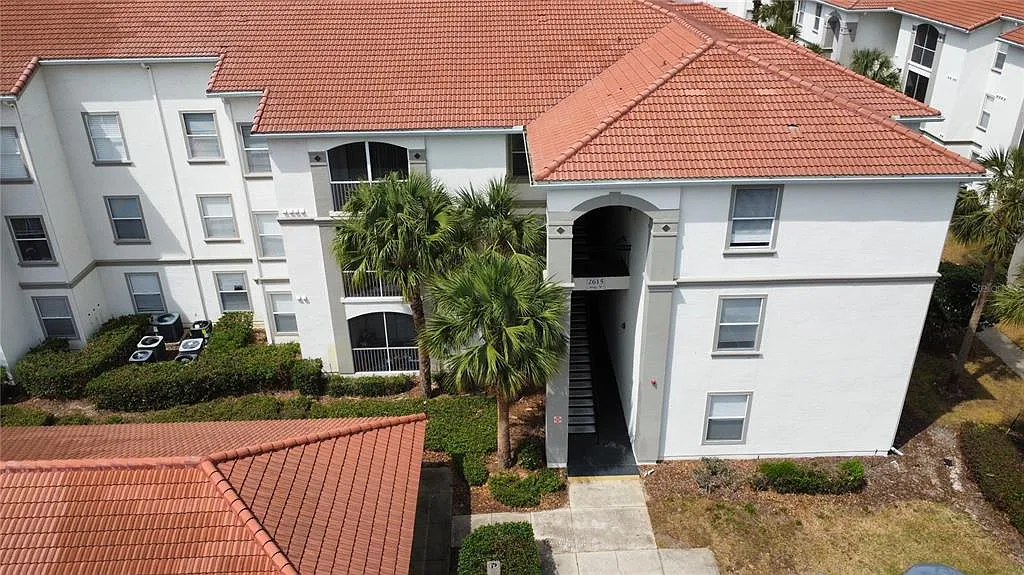 3 bed, 2.0 bath, 1205 sqft, $1,800 — Photo 1