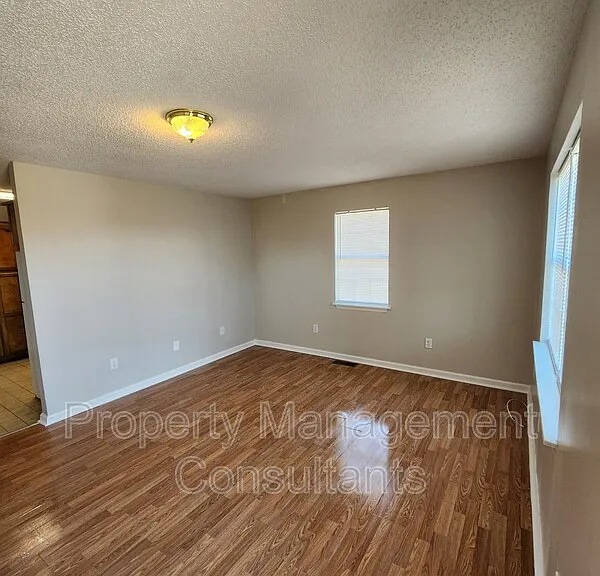 403 Austin Ave #B — Photo 5