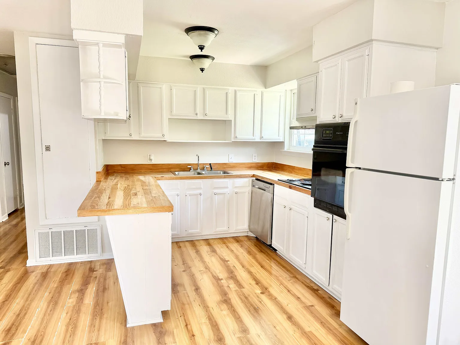 fe 6937 North Rothmer Drive - 1 — Photo 4