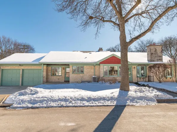 10425 West Auer AVENUE, Wauwatosa, WI 53222