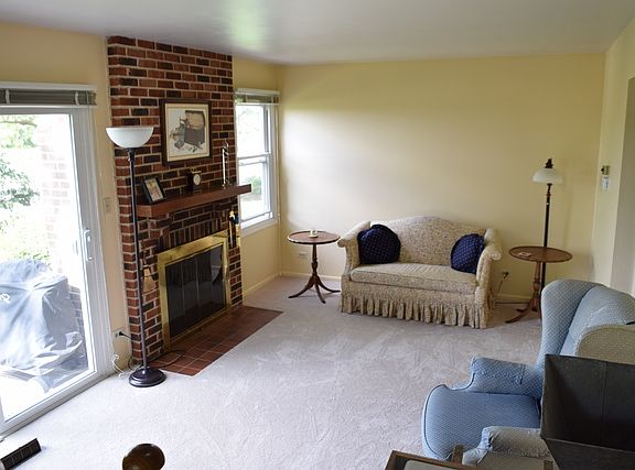 2nd image of 2547 College Hill Cir #404