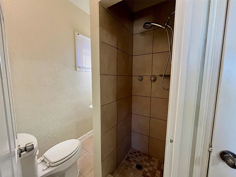 2705 Lorraine St #8 — Photo 11