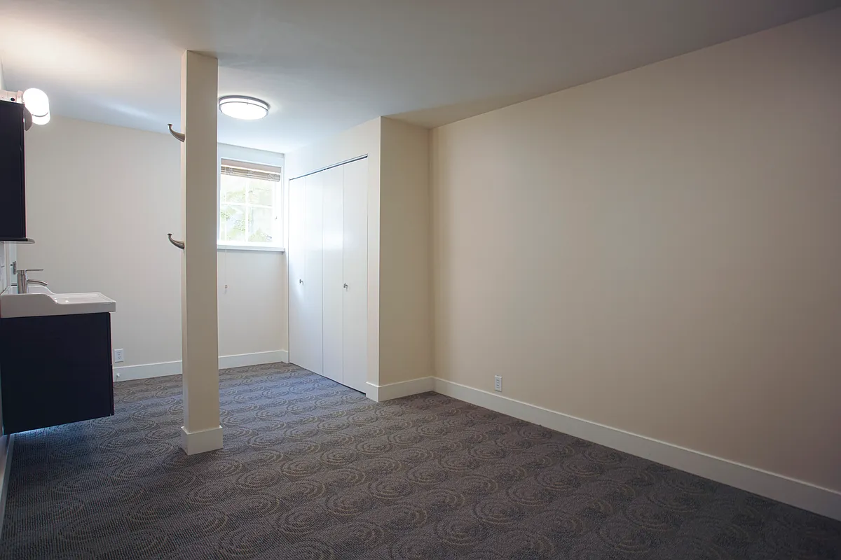 Building Photo - 3008 NE 117th St #5