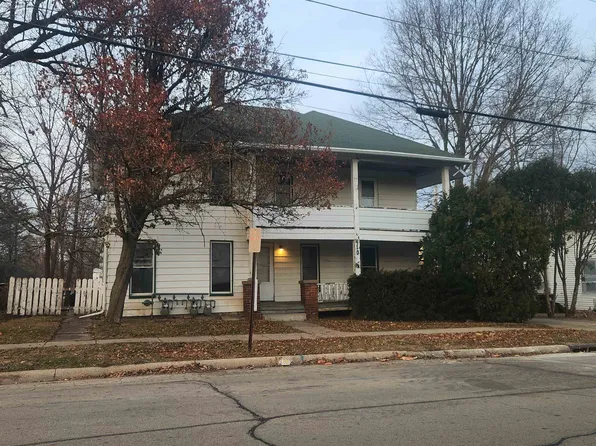 410 W Douglas St, Freeport, IL 61032