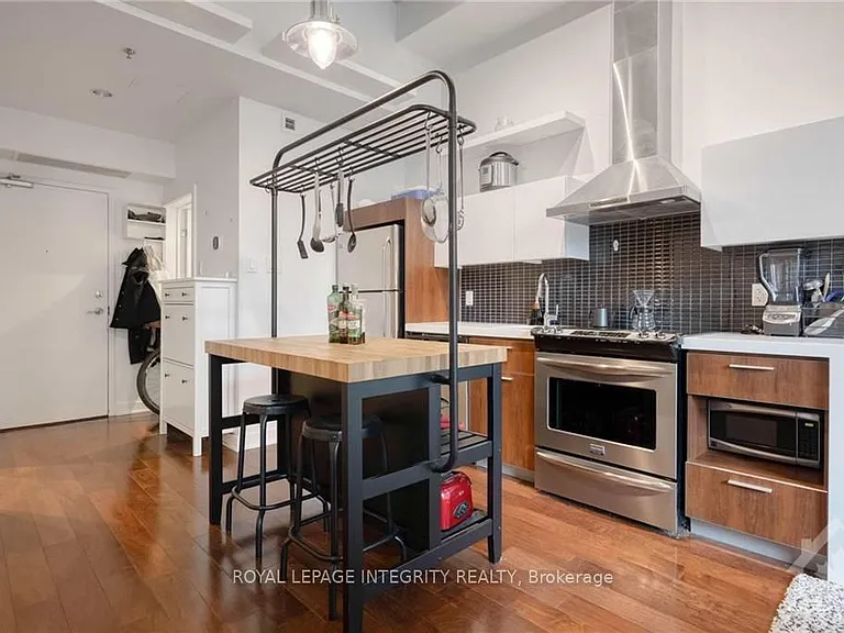 340 McLeod St #113 — Photo 8