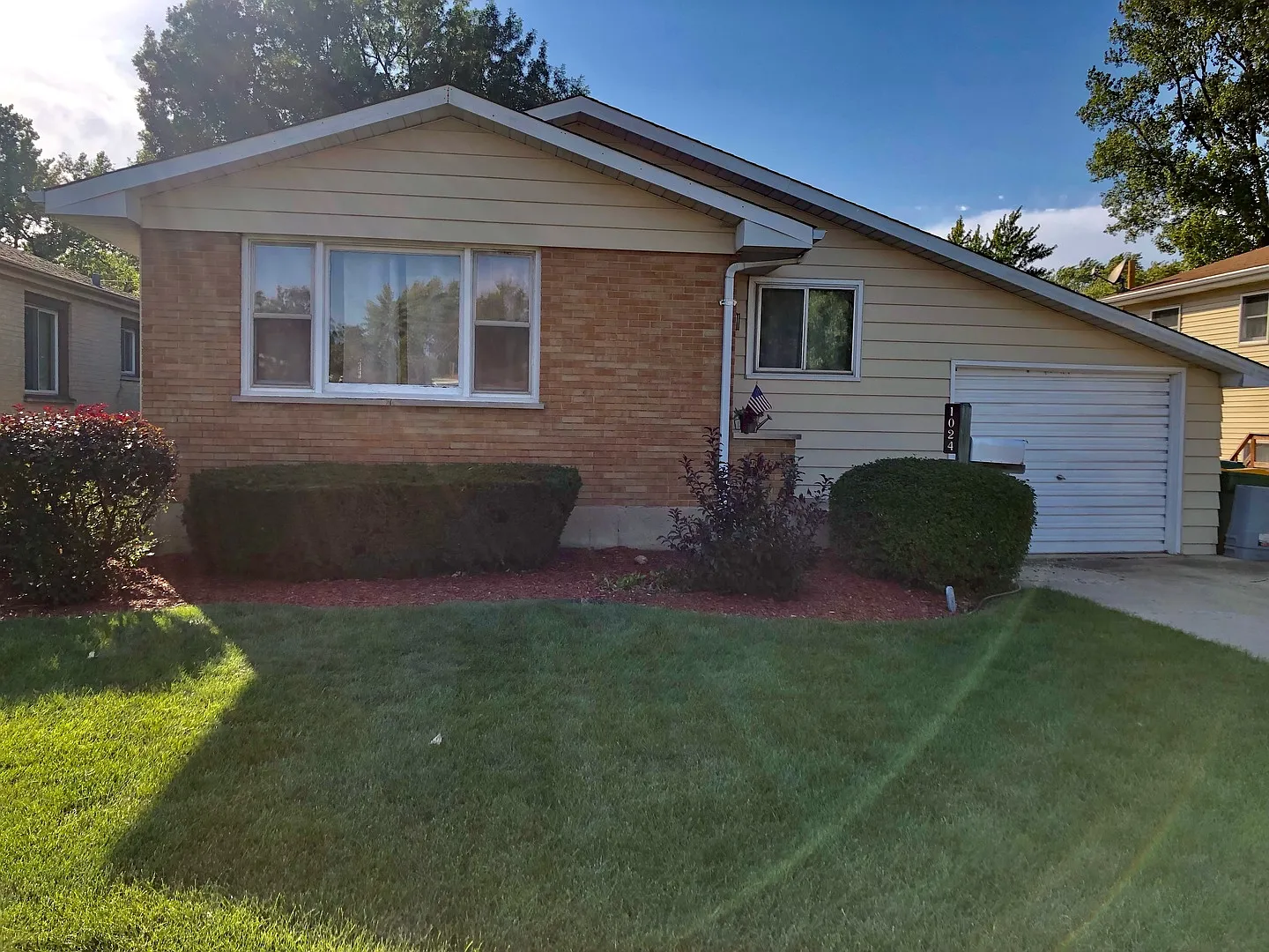 1024 Warner Ave photo 1