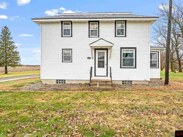 10 Howard St, Frost, MN 56033