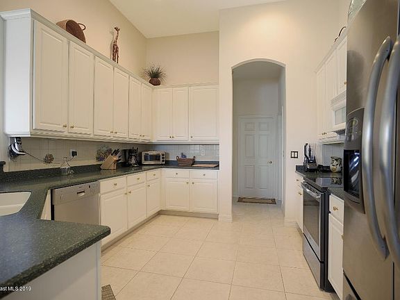 3rd image of 5478 Solway Dr