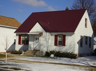 220 3rd St SE, Barnesville, MN 56514