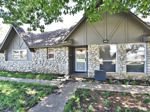 8125 E 23rd St, Tulsa, OK 74129