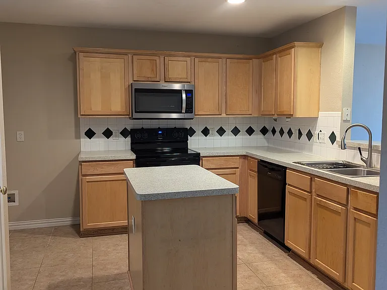 Good working space in kitchen
