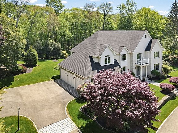 3rd image of 12 Birch Ln