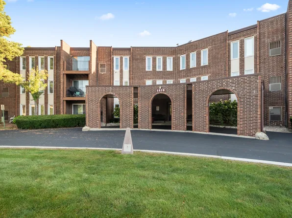 1575 Sandpebble Dr APT 336, Wheeling, IL 60090