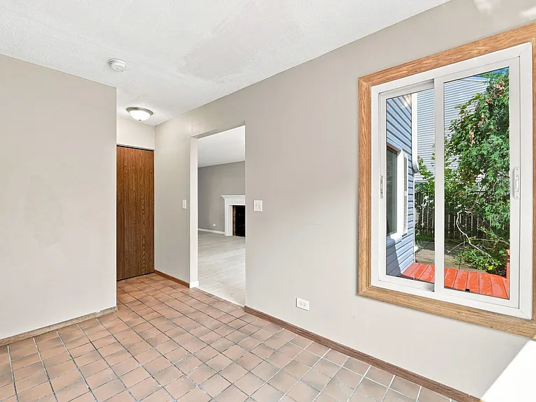 15 Brittany Ln — Photo 8