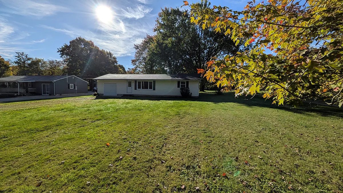 Building Photo - 1347 Poth Rd