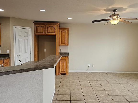 4th image of 4811 Brookdale Dr