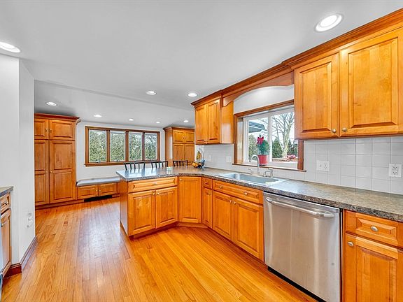 2nd image of 73 Waterhill St