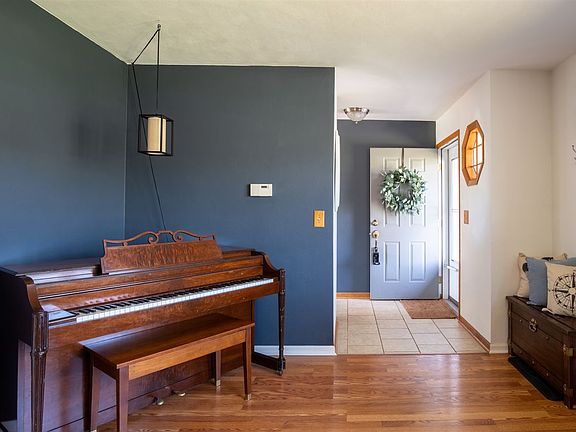4th image of 10329 Baederwood Dr