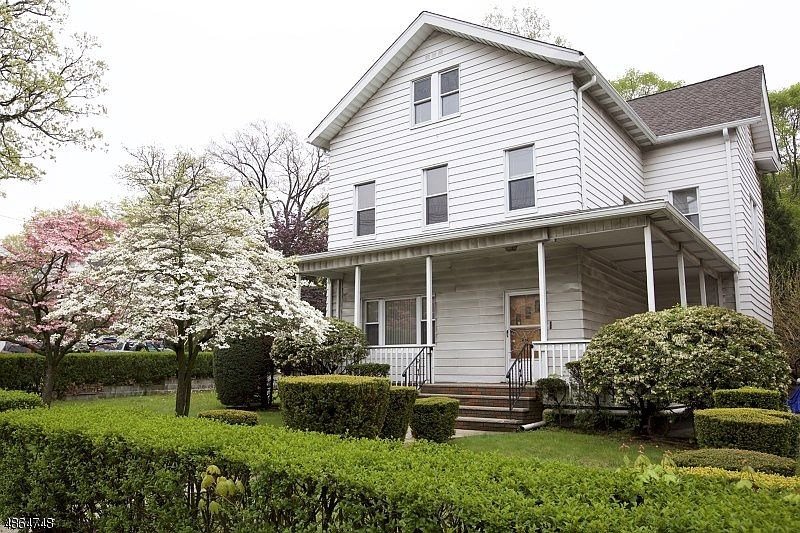 1st image of 182 Belleville Ave #3